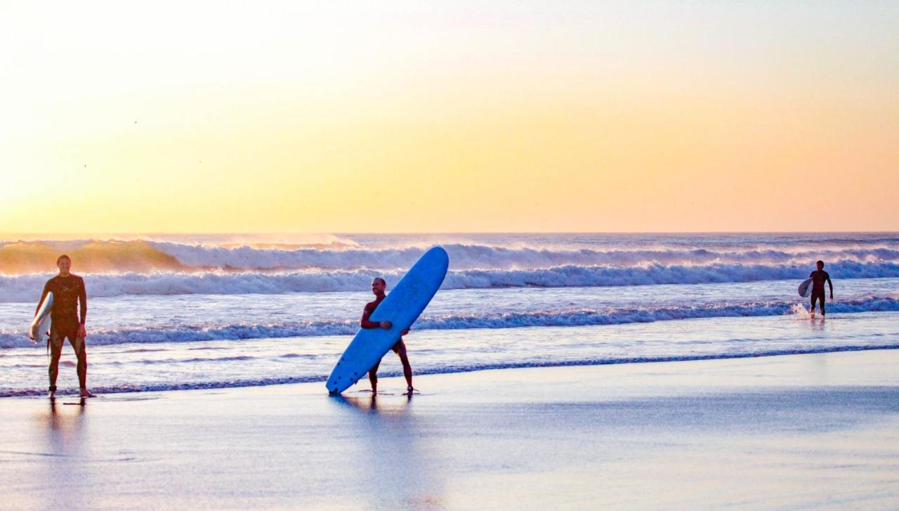 Tayought Surf House ทากาเซาท์ ภายนอก รูปภาพ